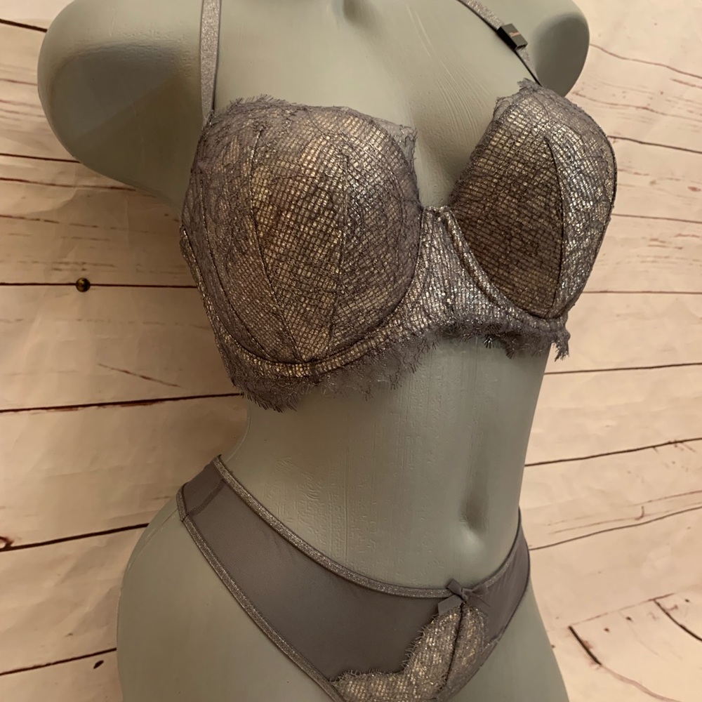 Victoria Secret Set - Picture 2 of 7
